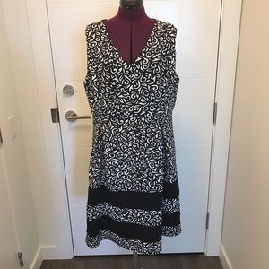 Haani Patterned V-neck Dress